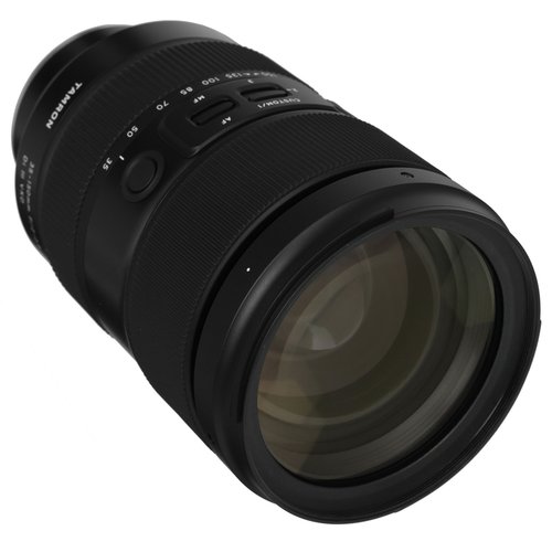 Объектив Tamron 35-150mm f/2-2.8 Di III VXD