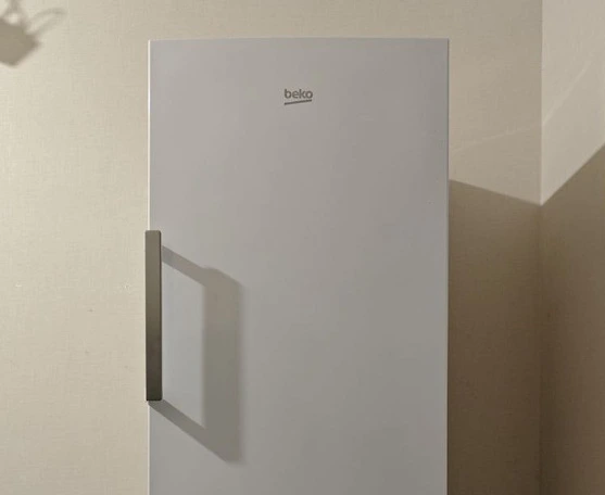 Обзор морозильного шкафа Beko B1RFNK292W — идеальный компактный помощник