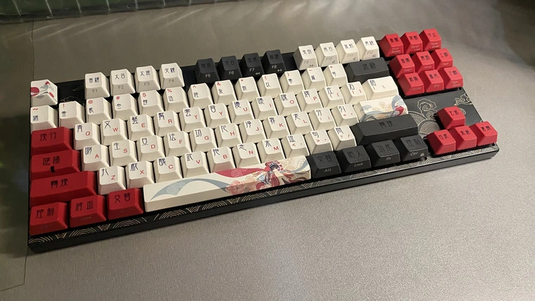 Обзор клавиатуры Varmilo VEA87 Beijing opera