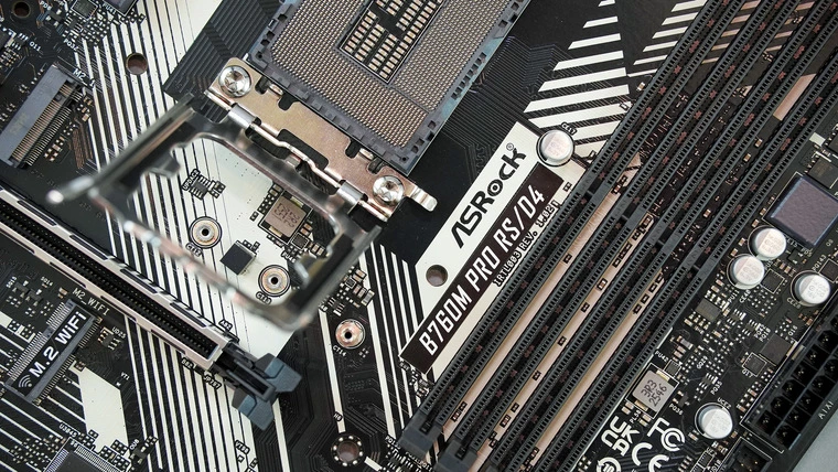 Обзор материнской платы ASRock B760M Pro RS/D4 — недорогая, но не простая