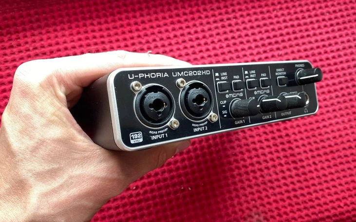 Обзор внешней звуковой карты Behringer U-Phoria UMC202HD