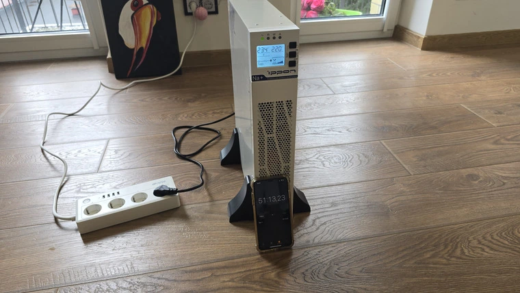 Обзор ИБП Ippon Na+ RTA 1000 — полный заряд меньше часа, а форма выходного сигнала как с промышленного инвертора