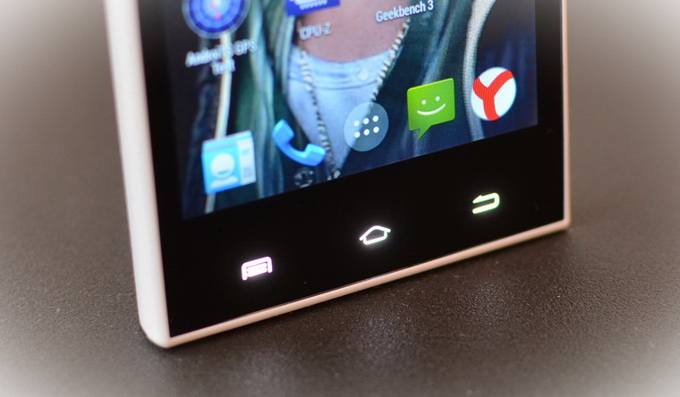 Купить 4.5" Смартфон DEXP Ixion XL145 Snatch 8 ГБ белый в интернет магазине DNS. Характеристики, цена DEXP Ixion XL145 Snatch | 1022276