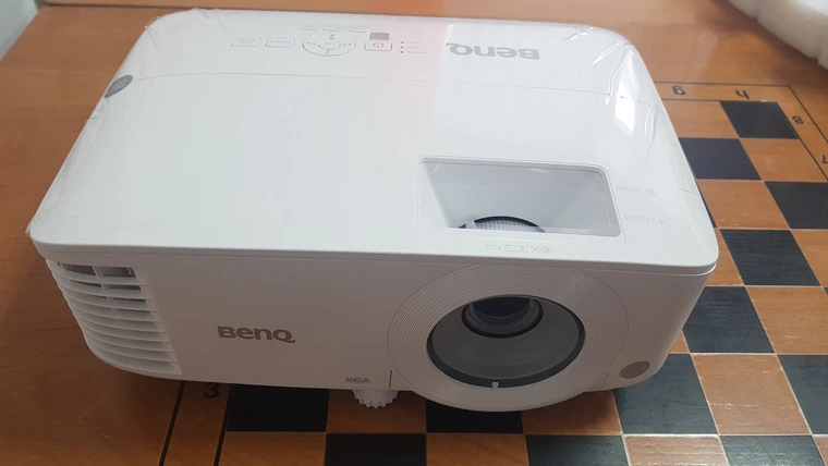 Обзор  проектора BenQ MX560