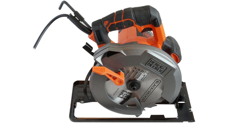 Обзор дисковой пилы Black&Decker CS1550-QS