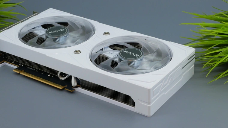 Обзор видеокарты KFA2 ROCK(X) GeForce RTX 5060 — необходимый уровень