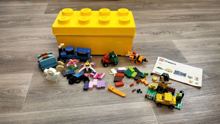 Обзор конструктора LEGO Classic 10696