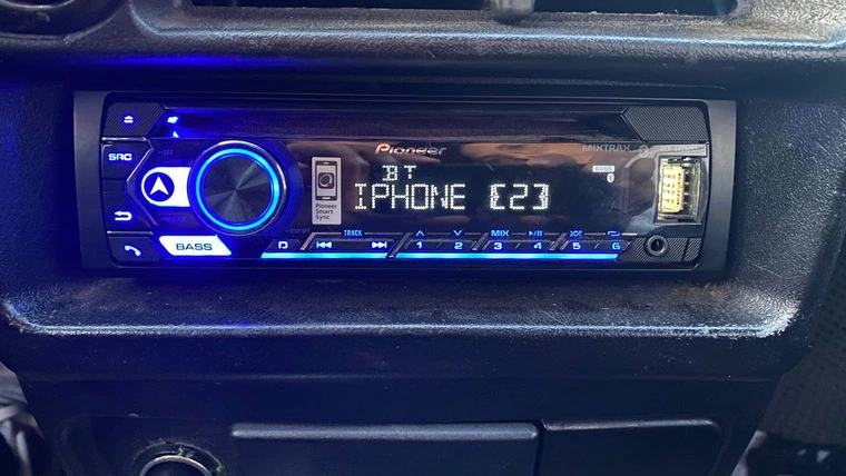 Обзор автопроигрывателя Pioneer DEH-S4250BT - старая школа, но с Bluetooth
