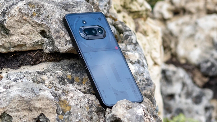 Обзор смартфона Nothing Phone (3a) — пространство и свет