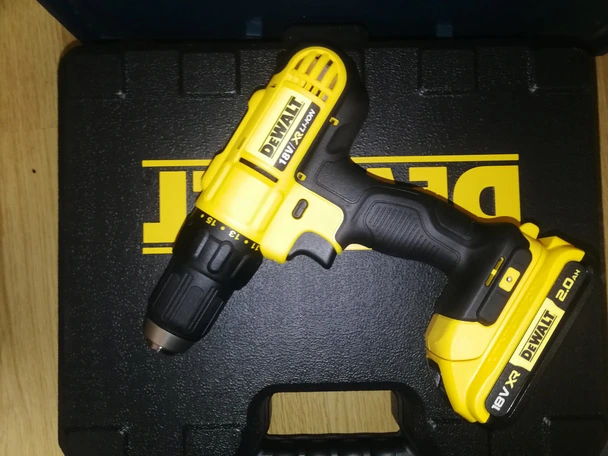 Обзор на дрель-шуруповерт DCD771D2-KS — "Бюджетник" от DeWALT
