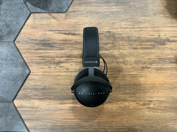 Обзор проводных наушников Beyerdynamic DT 1770 PRO