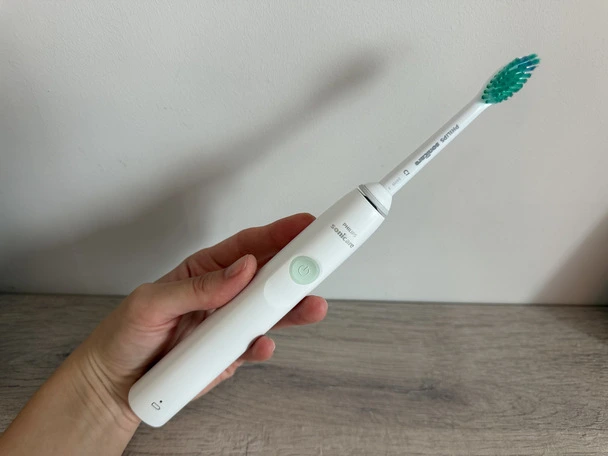 Обзор электрической зубной щетки Philips Sonicare HX3641