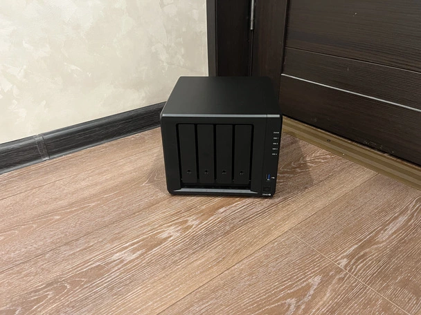 Обзор сетевого хранилища Synology DS423+