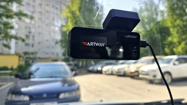 Обзор компактного видеорегистратора с Wi-Fi Artway AV-420