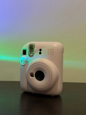 Обзор фотоаппарата моментальной печати Fujifilm Instax mini 12