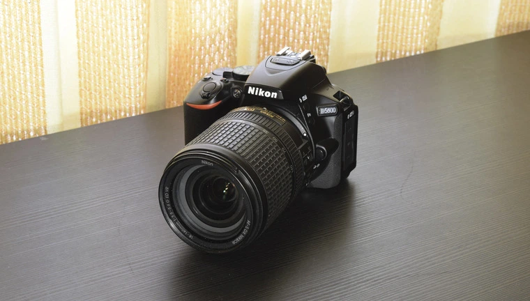 Обзор зеркальной камеры Nikon D5600 kit 18-140mm F 3,5-5,6 ED DX VR