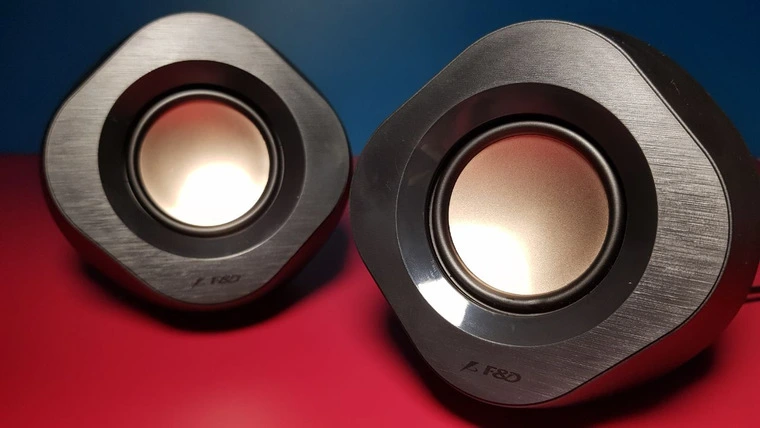 Обзор колонок F&D V720