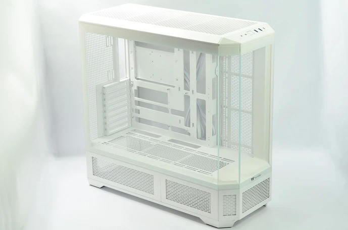 Обзор корпуса Thermaltake View 600 TG: большой, тяжёлый, добротный