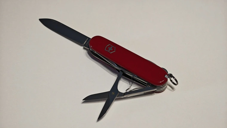 Обзор швейцарского ножа Victorinox Huntsman