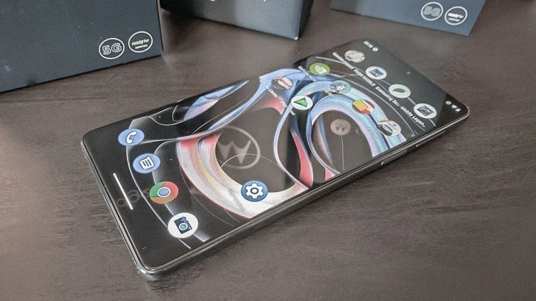 Обзор Motorola Edge 20 Pro: А разговоров-то было