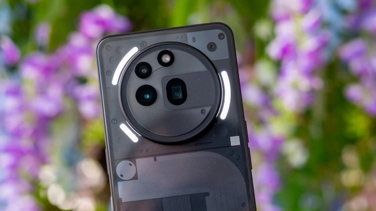Обзор смартфона Nothing Phone (3a) Pro — прокачанный уникум
