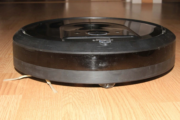 Обзор Roomba i7+ - робот-пылесос с ИИ и системой самоочистки