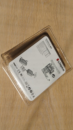 Выбираем карту памяти вместе.