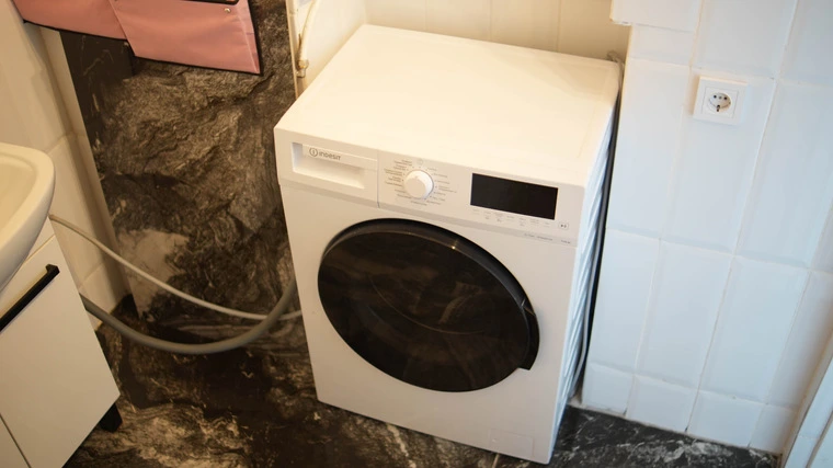 Обзор стирально-сушильной машину Indesit WDS 7428 C7S VW