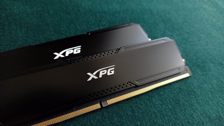 XPG GAMMIX D20 DDR4 8GB×2枚 Amazon.co.jp: XPG GAMMIX D20 DDR4 3200MHz 32GB (2x16GB) PC4-25600