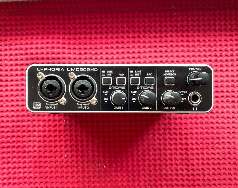 Обзор внешней звуковой карты Behringer U-Phoria UMC202HD
