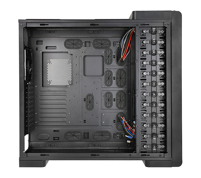⚡Thermaltake презентовала огромный корпус на колесиках AX600 Pro ...