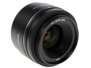 Купить Объектив Sony DT 35mm F1.8 SAM (SAL35F18.AE) в интернет