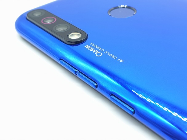 Купить 6.55" Смартфон Tecno Camon 12 Air 32 ГБ золотистый в интернет магазине DNS. Характеристики, цена Tecno Camon 12 Air | 1606326