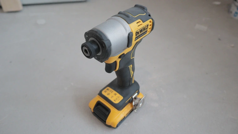 Обзор на шуруповерт (импакт) DeWalt DCF840