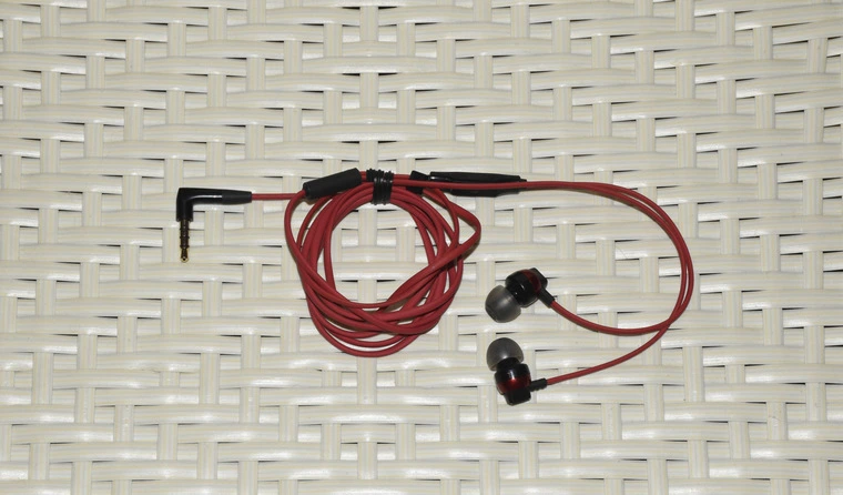 Обзор проводной гарнитуры Sennheiser CX 300S