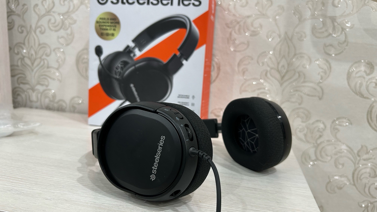 Обзор на проводную гарнитуру SteelSeries Arctis 1 черная