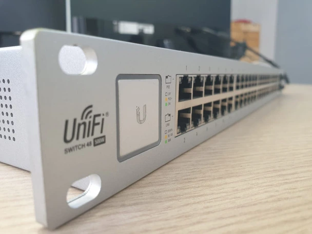 Коммутатор Ubiquiti US-48-500W - обзор