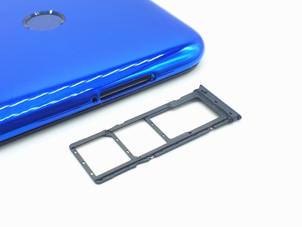 Купить 6.55" Смартфон Tecno Camon 12 Air 32 ГБ золотистый в интернет магазине DNS. Характеристики, цена Tecno Camon 12 Air | 1606326