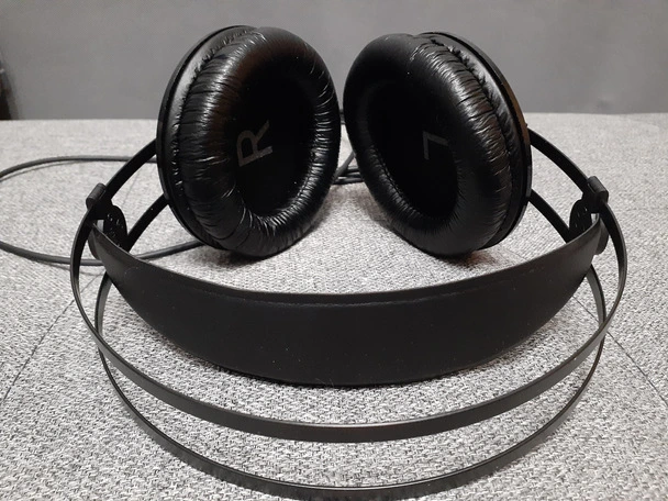 Обзор на наушники AKG K52. ТОП за свои деньги?