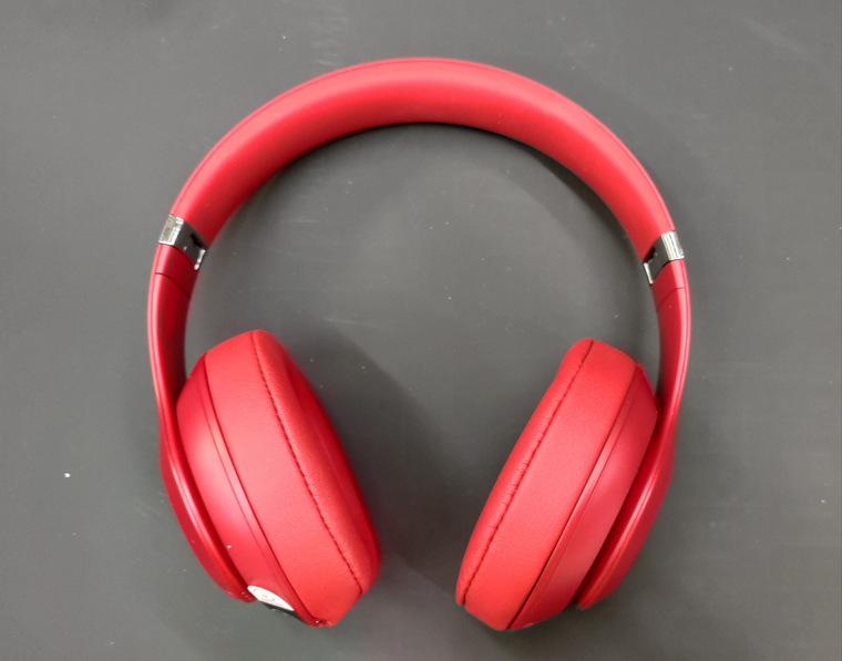 Неоднозначные Beats Studio 3 Wireless (красные)
