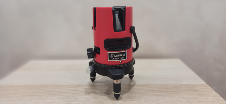 Recenze laserové vodováhy DEKO DKLL02RB