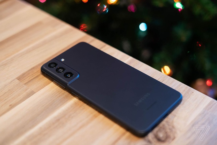 Представлен Samsung Galaxy S21 FE — цена в России от 59 999 рублей
